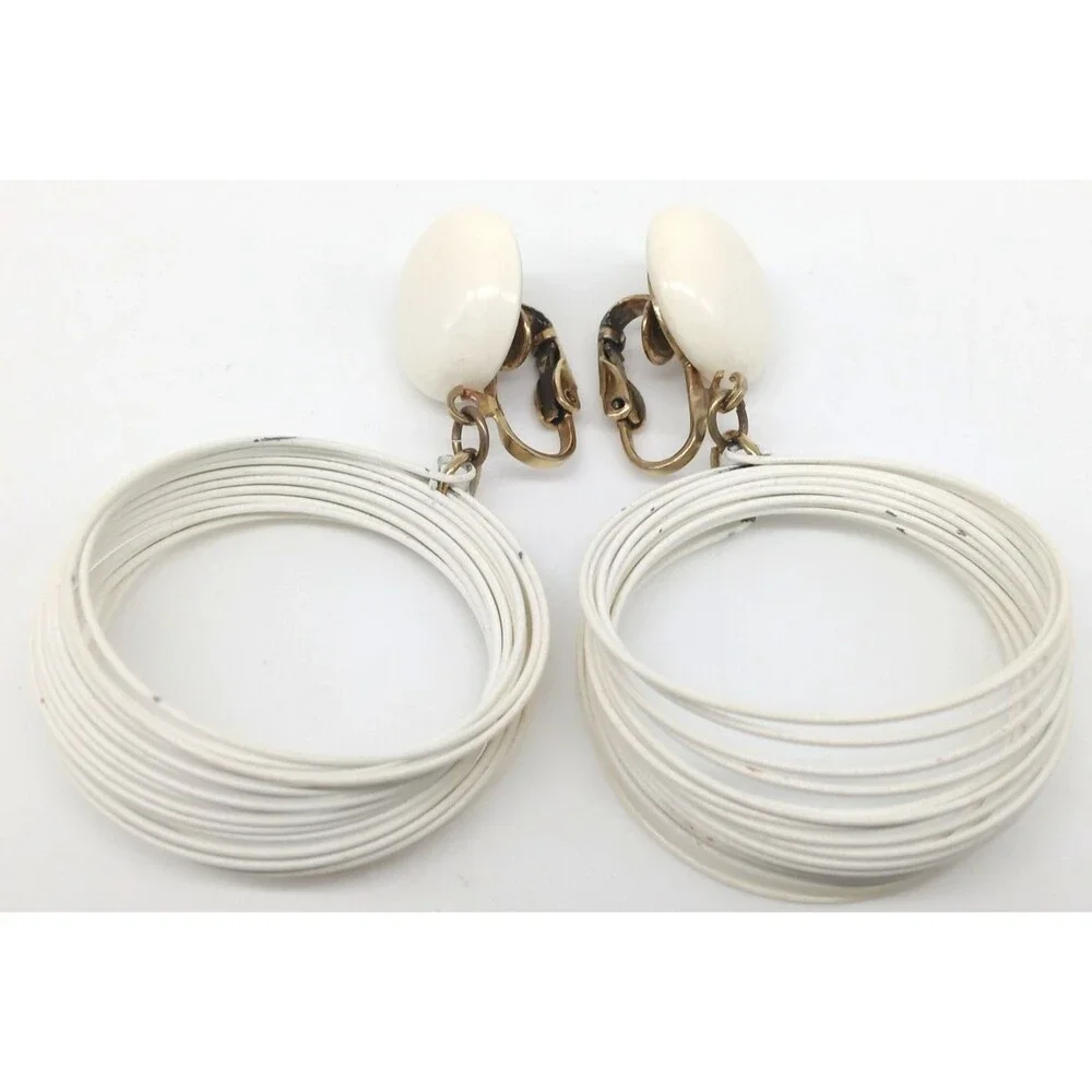 White Lucite Hoop Dangle Clip-On Earrings Mod Statement Retro Unmarked Vintage